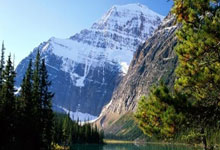 足坛风云变幻，劲敌同场竞技谁胜谁负？